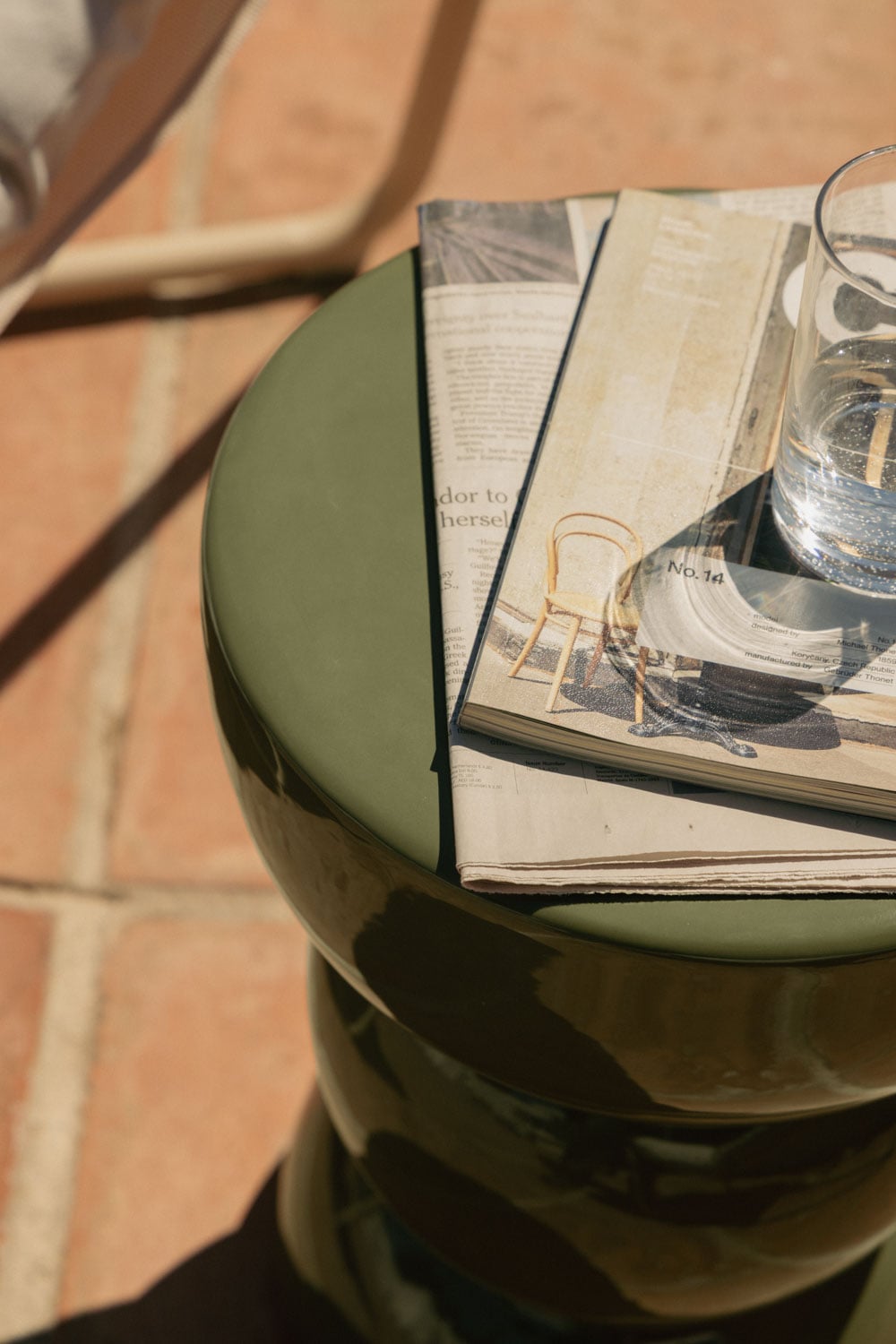 Stolik pomocniczy ogrodowy okrągły Ø35 cm z dolomitu Tiyi, obrazek w galerii 2