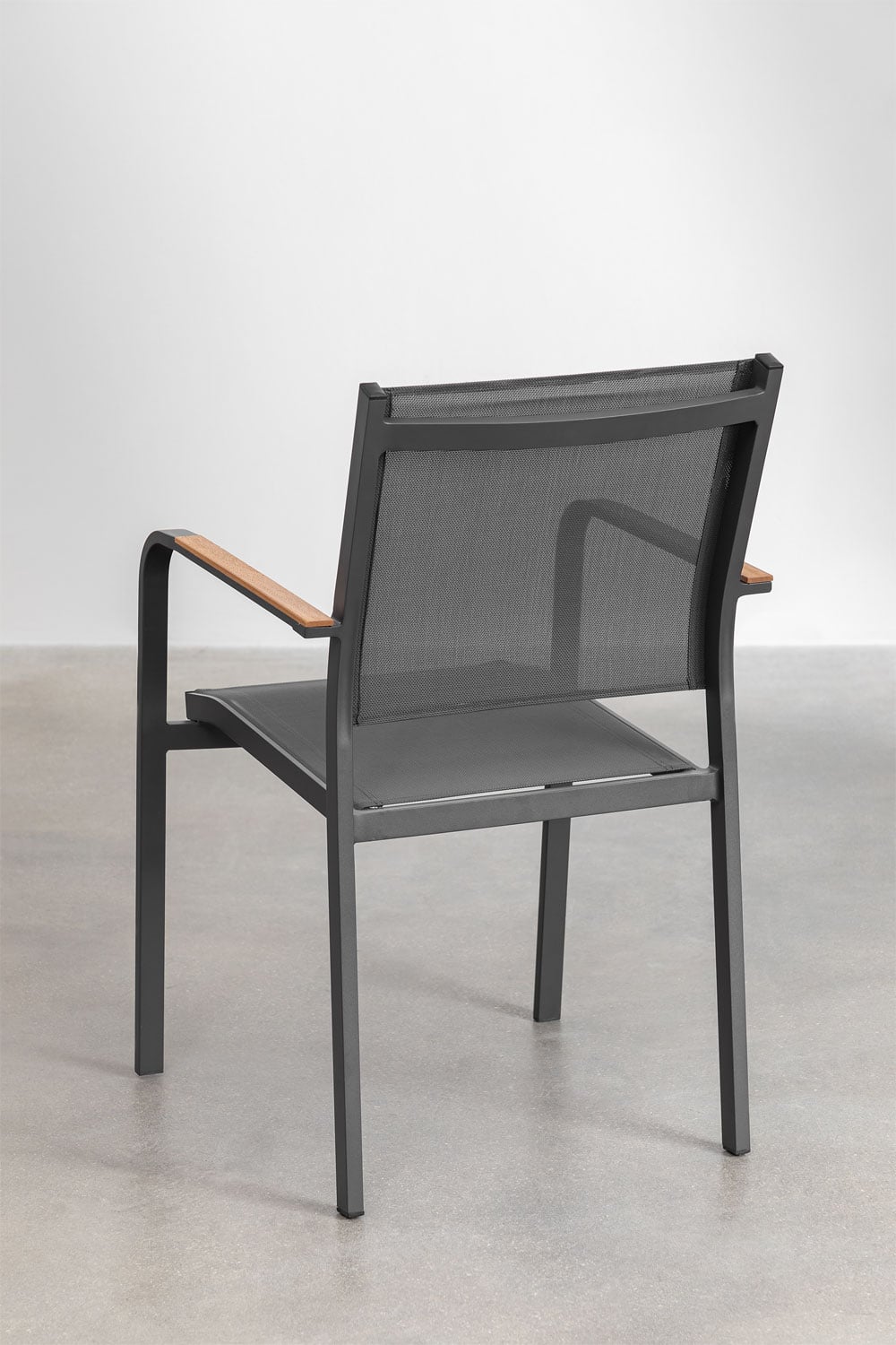 Zestaw stołu prostokątnego 160x90 cm z drewna eukaliptusowego Archer Classic oraz 6 sztaplowanych krzeseł ogrodowych z aluminium, obrazek w galerii 7