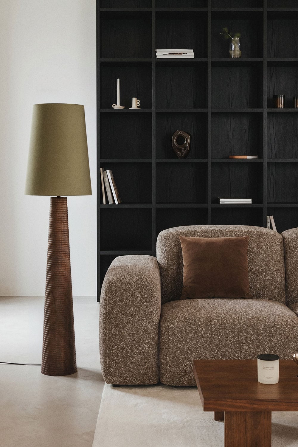 Lampa podłogowa z drewna mango Malva, obrazek w galerii 1