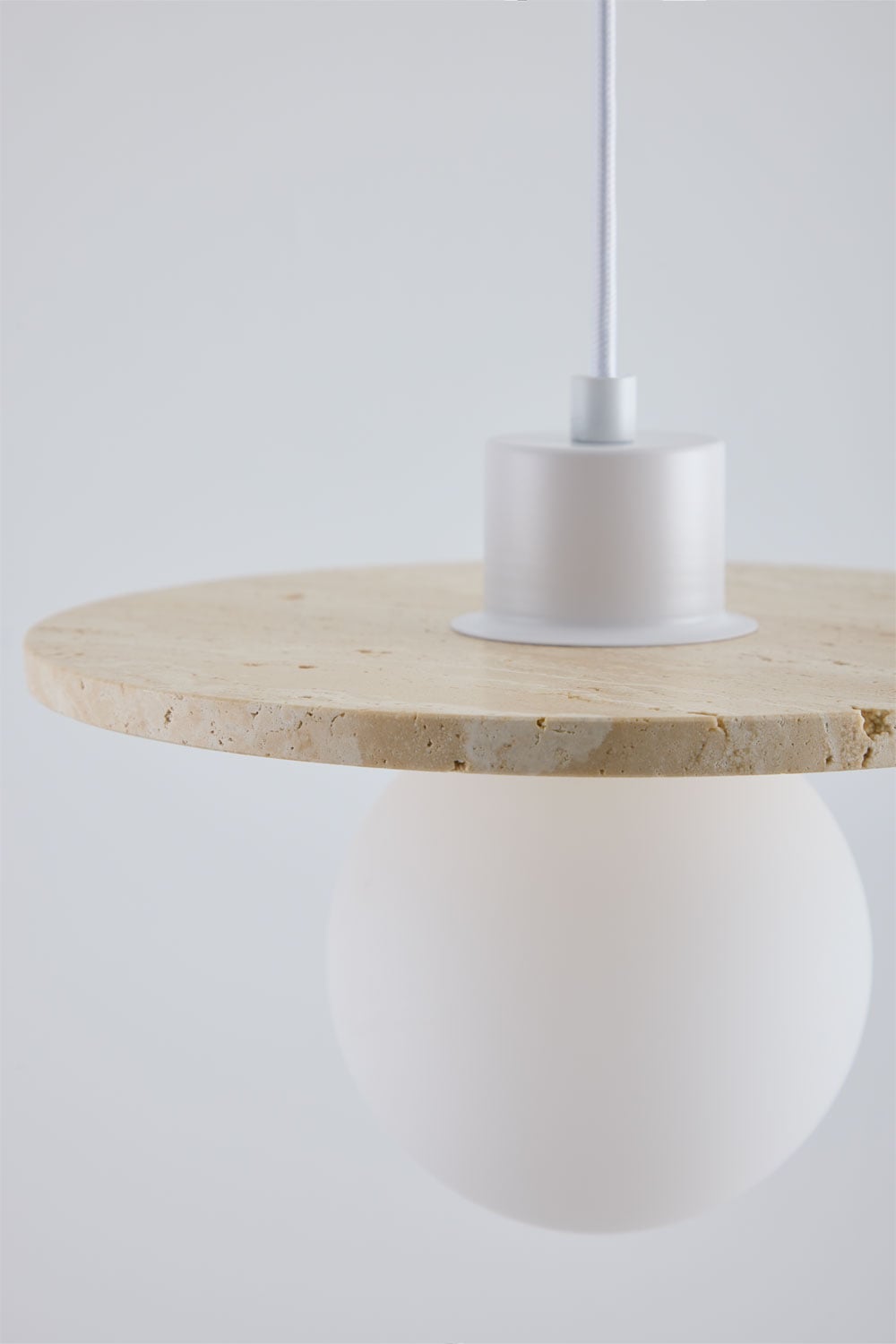 Lampa sufitowa z trawertynu z kulą szklaną Davise, obrazek w galerii 6