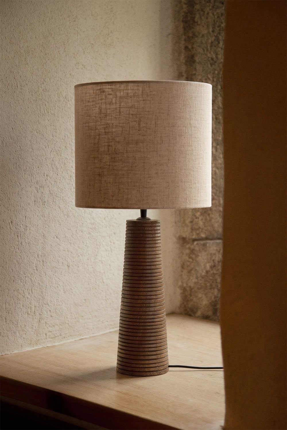 Lampa stołowa z drewna mango Malva, obrazek w galerii 1