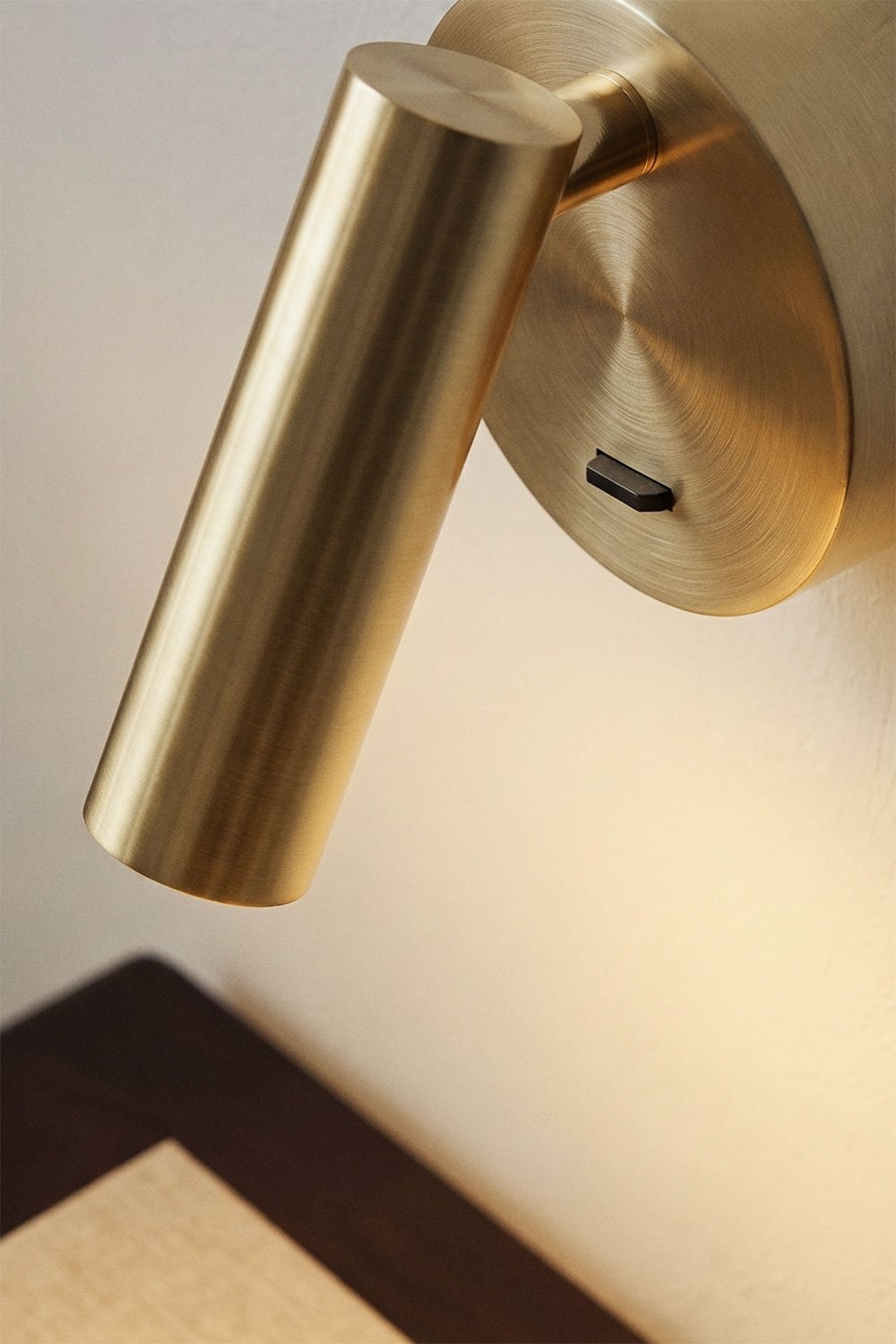 Regulowane kinkiet LED z aluminium Keyne, obrazek w galerii 2