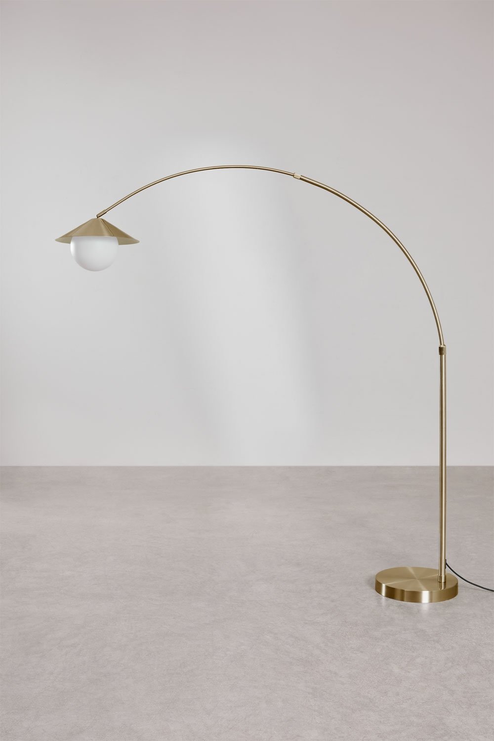 Lampa podłogowa z żelaza Orvina, obrazek w galerii 4