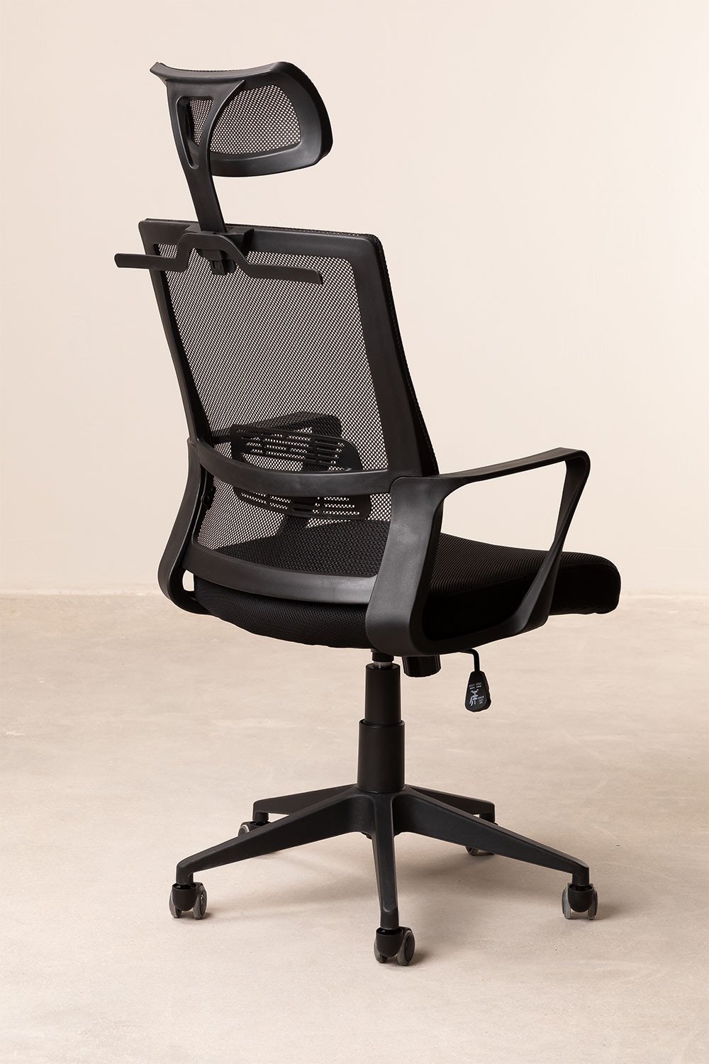 Krzesło biurowe na kółkach z zagłówkiem z polipropylenu Teill Black, obrazek w galerii 3