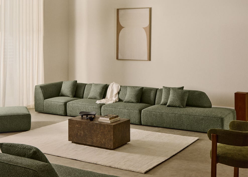 Sofá modular de canto em 4 peças com chaise longue direito e puff estofado Cardea