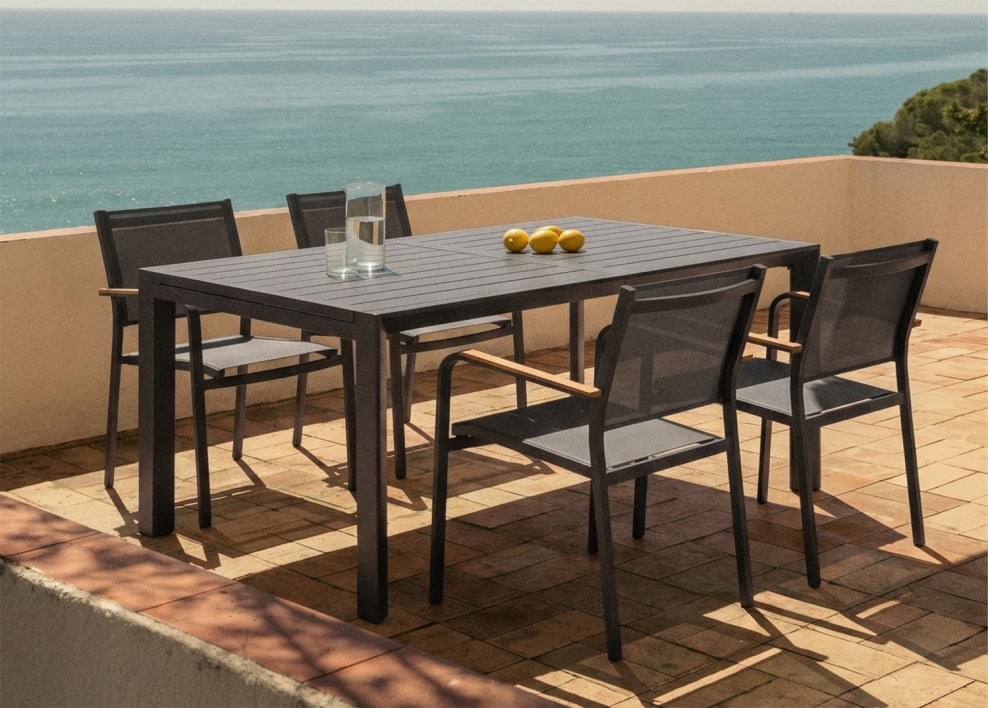 Conjunto de mesa extensível Starmi 180-240x100 cm e 4 cadeiras de jardim empilháveis em alumínio Archer