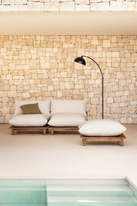 Sofá modular reclinável de jardim de 2 peças com puff em madeira de acácia Brina - Beige Creme