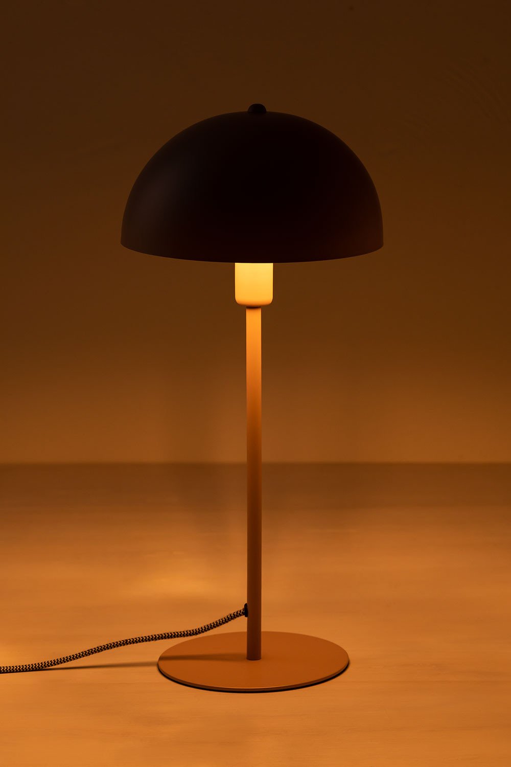 Candeeiro de mesa em ferro Alnair, imagem de galeria 3