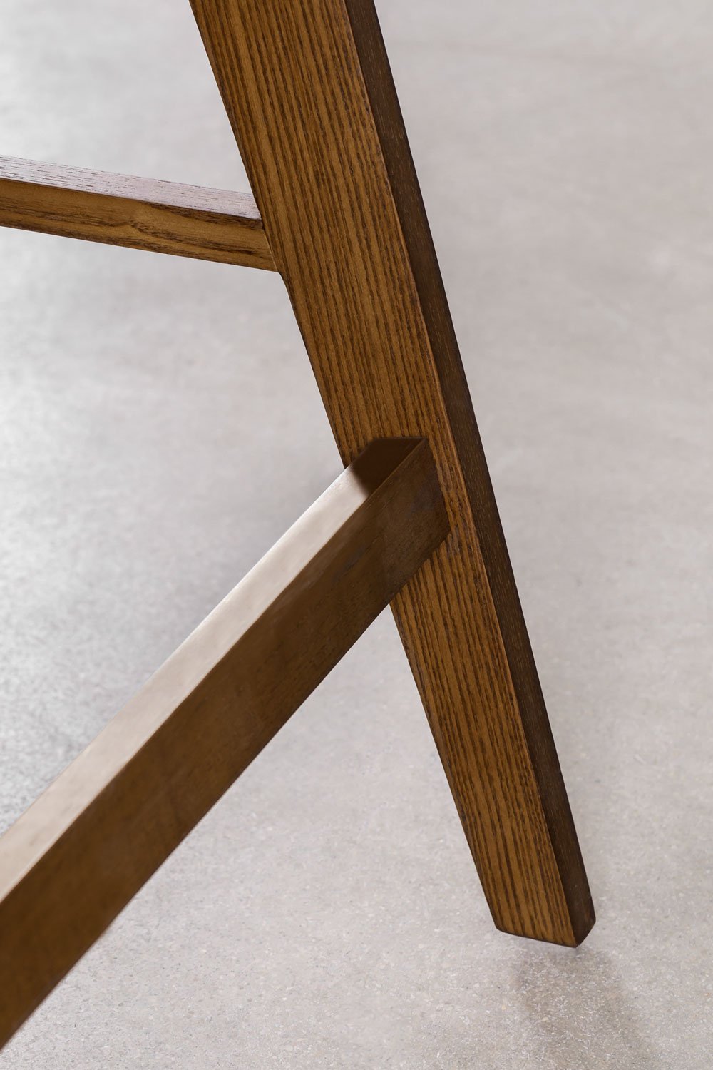 Sgabello Alto In Legno Di Frassino E Rattan Lali - 65,5 Cm