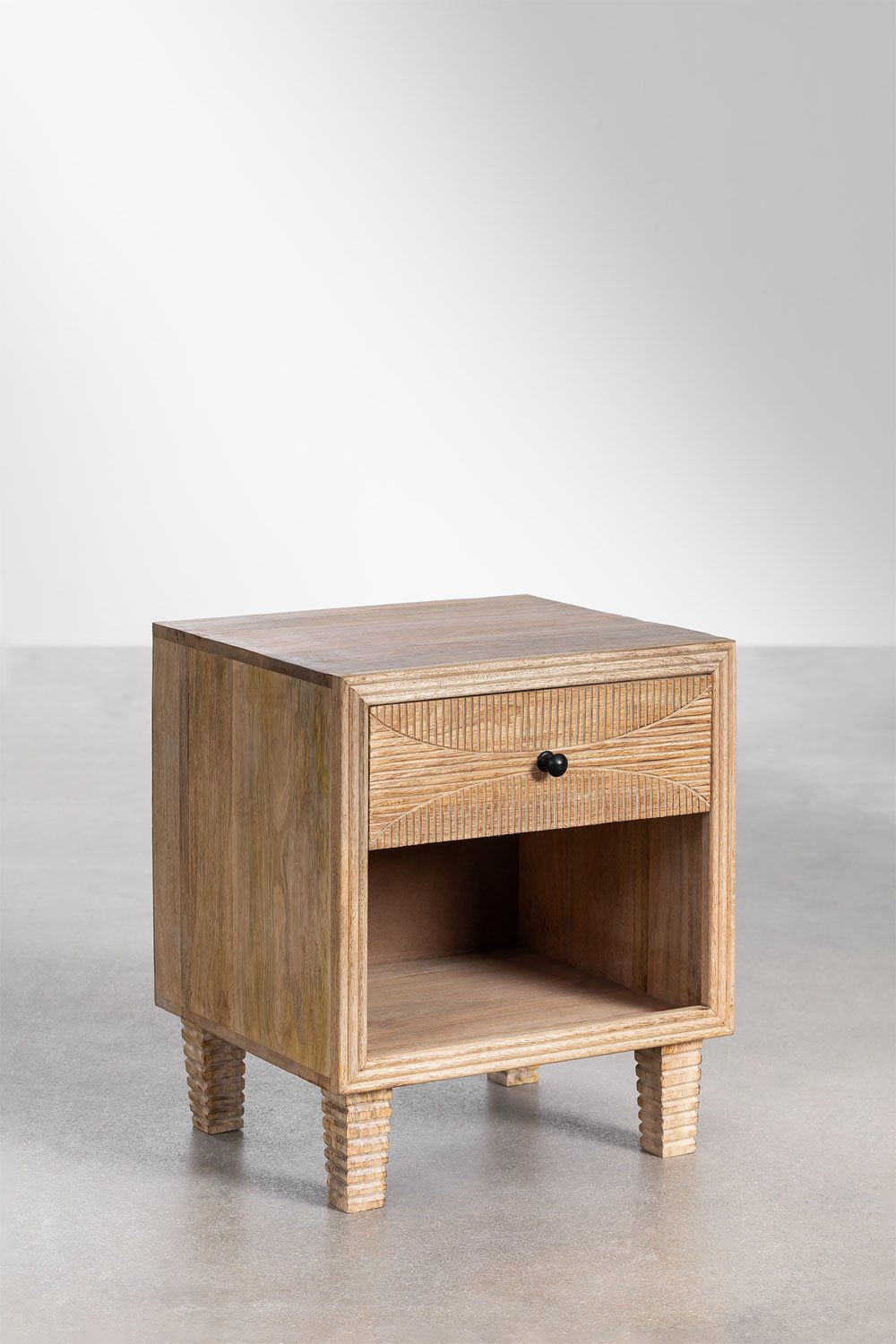 Mesa de cabeceira em madeira de manga Marani, imagem de galeria 1