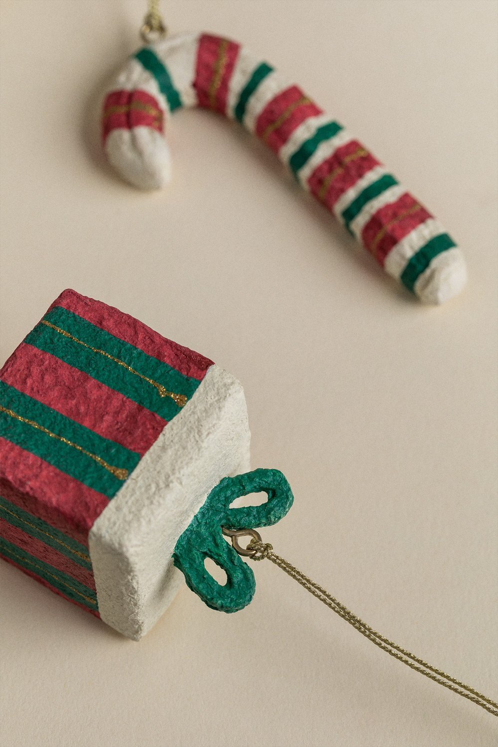 Conjunto de 3 enfeites artesanais de Natal em papel machê Randolf, imagem de galeria 3