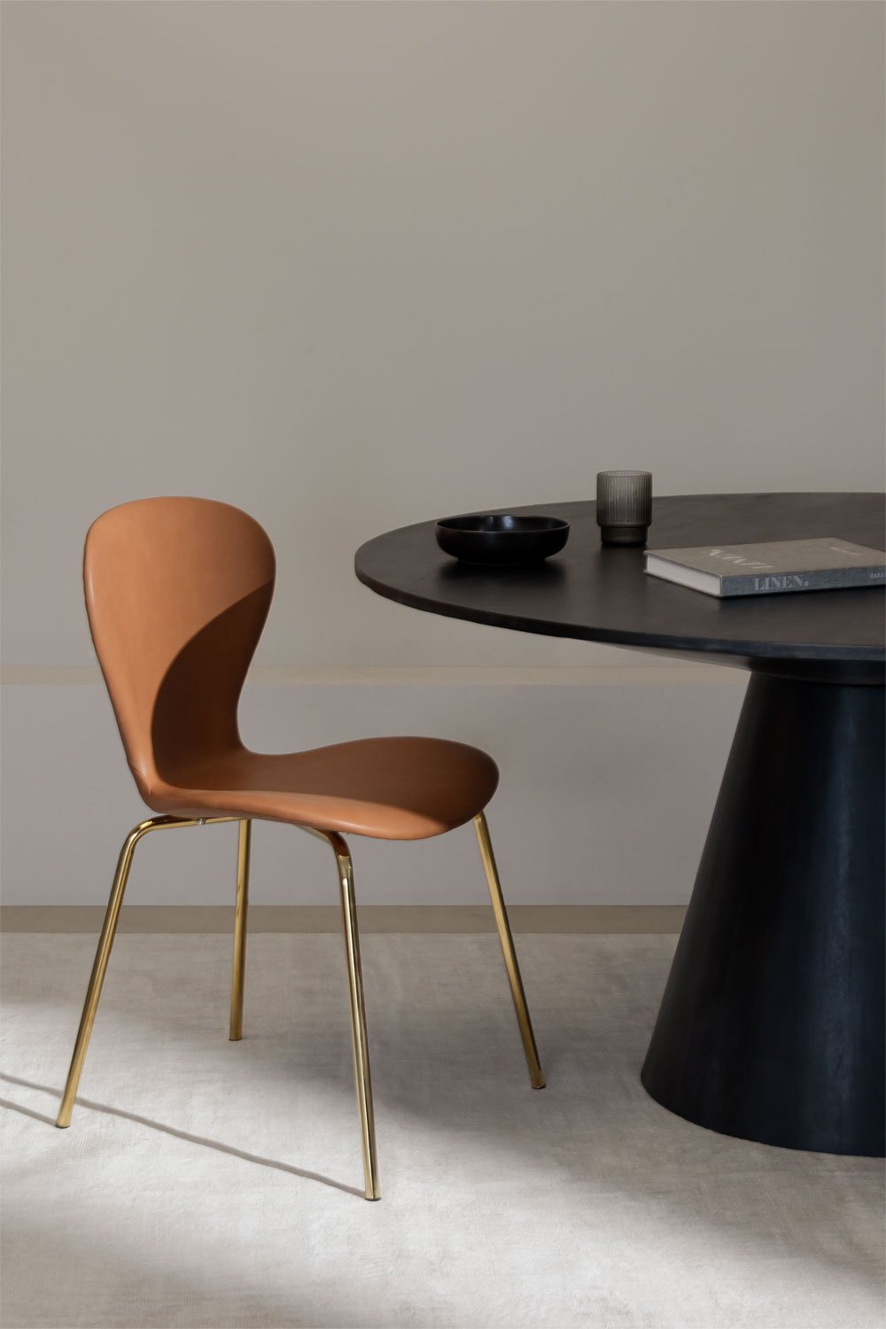 Pacote com 4 cadeiras de jantar empilháveis em couro sintético, imagem de galeria 1