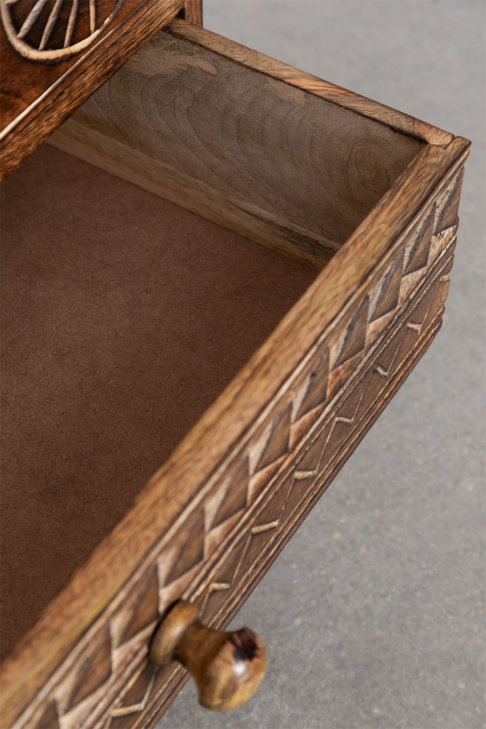 Mesa de cabeceira de madeira de mangueira Surins   , imagem de galeria 3