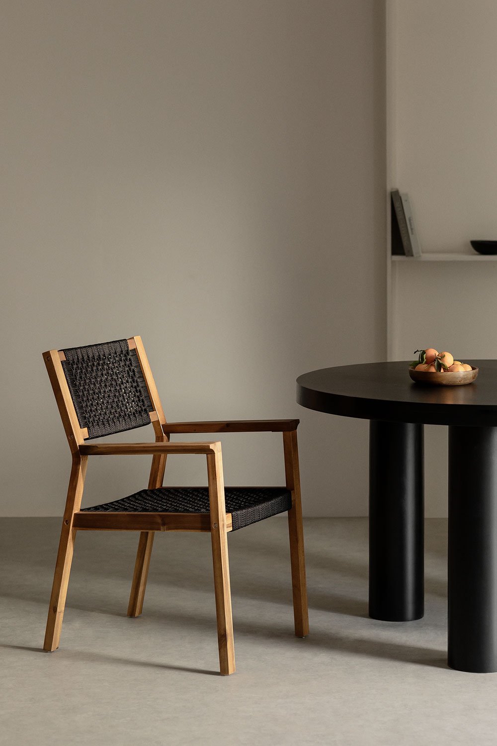 Cadeira de jantar com braços em Wood Tenay Square, imagem de galeria 1