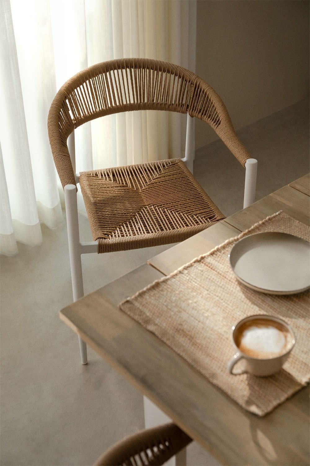 Pacote de 2 cadeiras de jantar empilháveis com braços em alumínio e rattan sintético Amatria, imagem de galeria 1