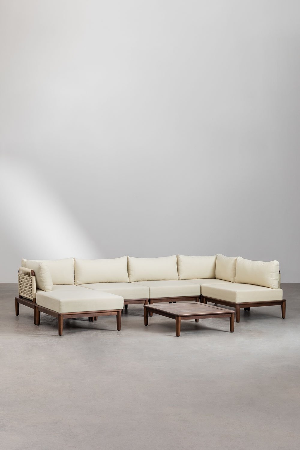 Conjunto de jardim com sofá modular de canto de 5 peças, mesa de centro e puff em acácia Giulia, imagem de galeria 3