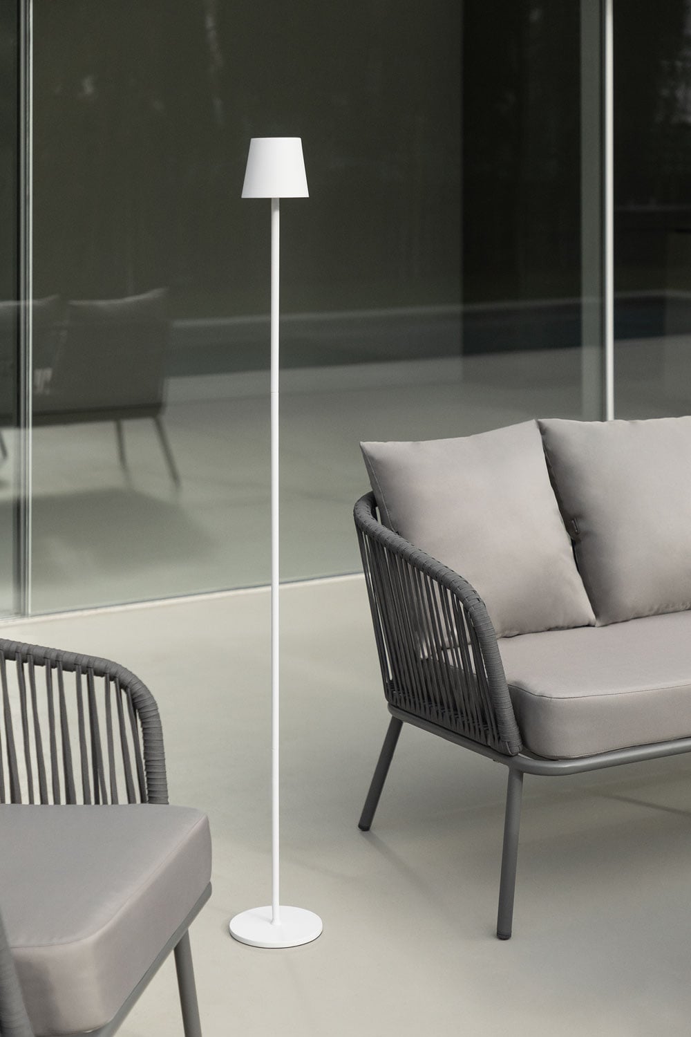 Lâmpada de pé LED sem fios para exterior Isona - SKLUM