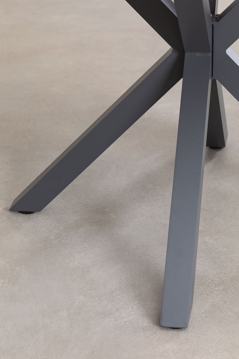 Round garden table in eucalyptus wood and aluminum Archer, imagem de galeria 6