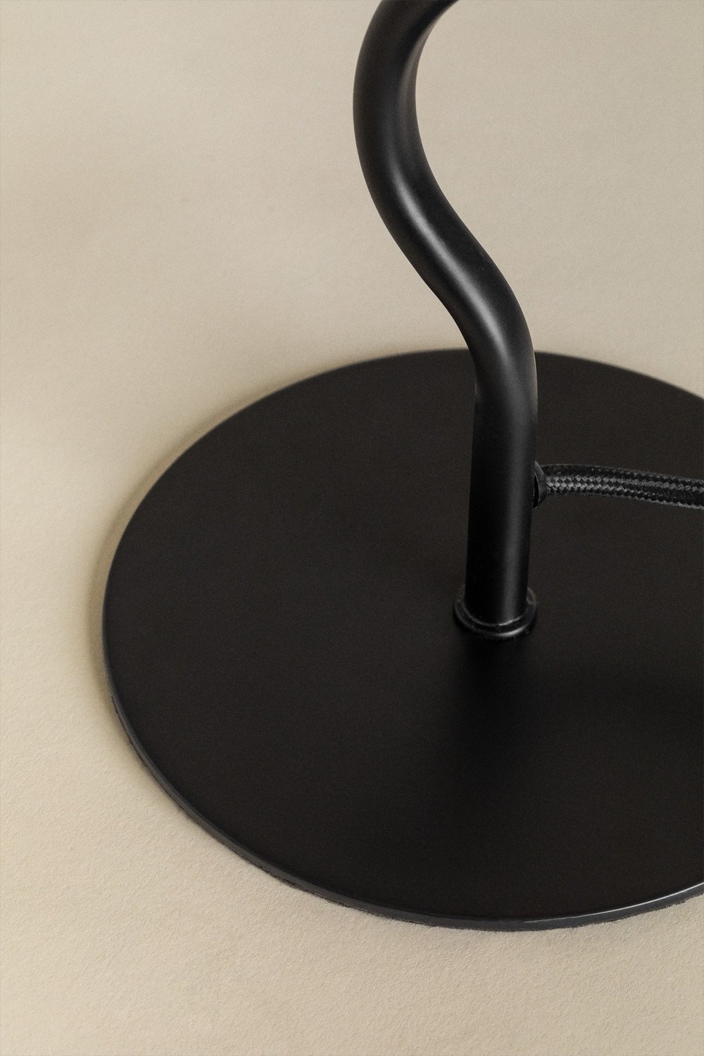 Candeeiro de mesa em ferro Siliema, imagem de galeria 5