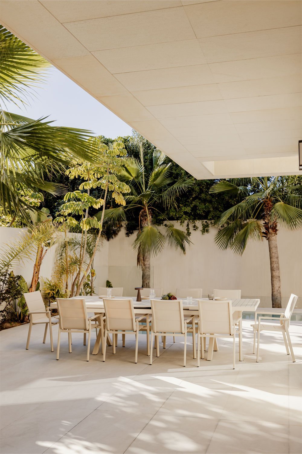 Conjunto de mesa extensível retangular 240-300x100 cm e 10 cadeiras de jardim empilháveis com apoios de braços em alumínio Karen, imagem de galeria 1