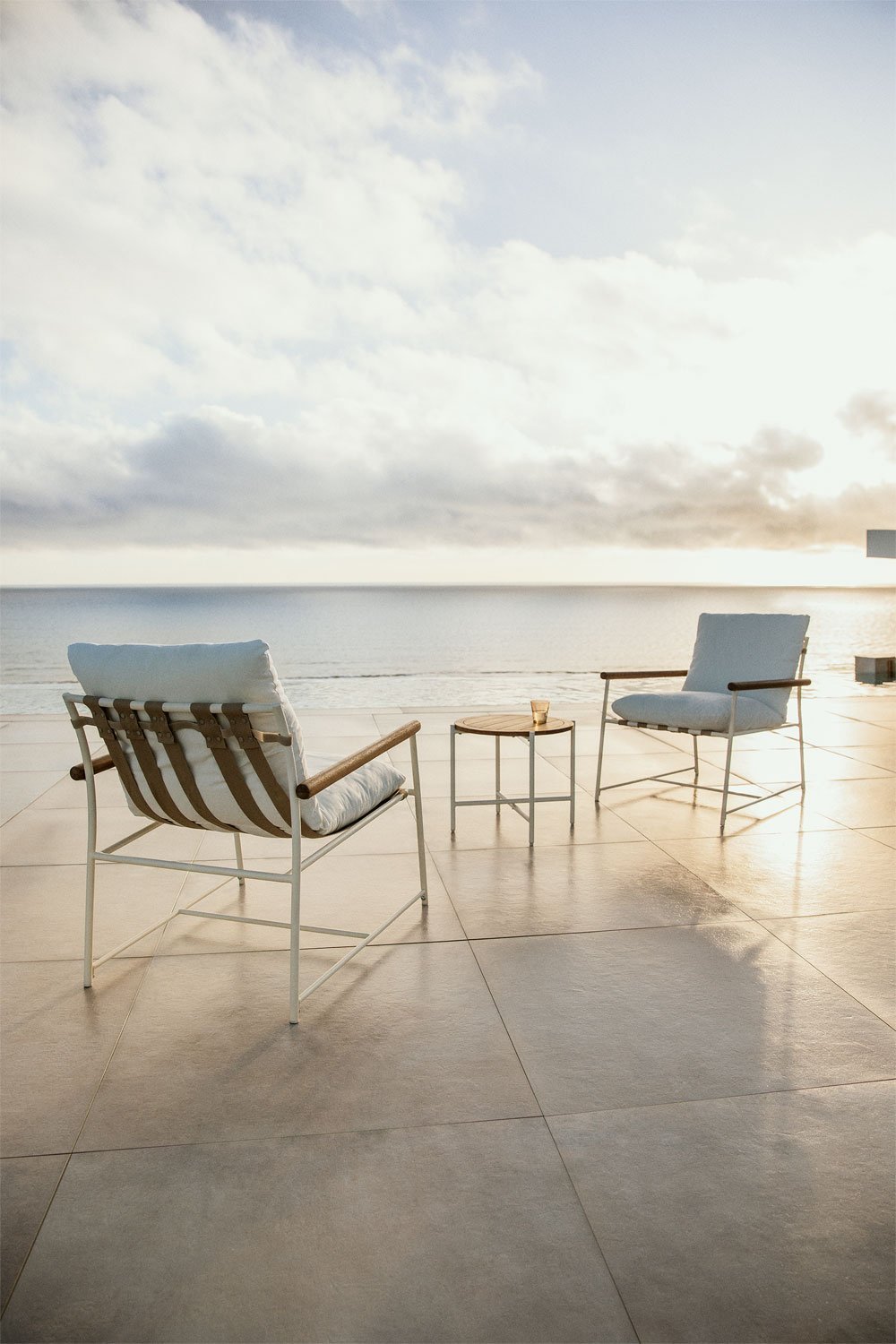 Conjunto de Jardim com 2 Poltronas e Mesa de Centro em Madeira Eucalipto e Aço Kerkera, imagem de galeria 1