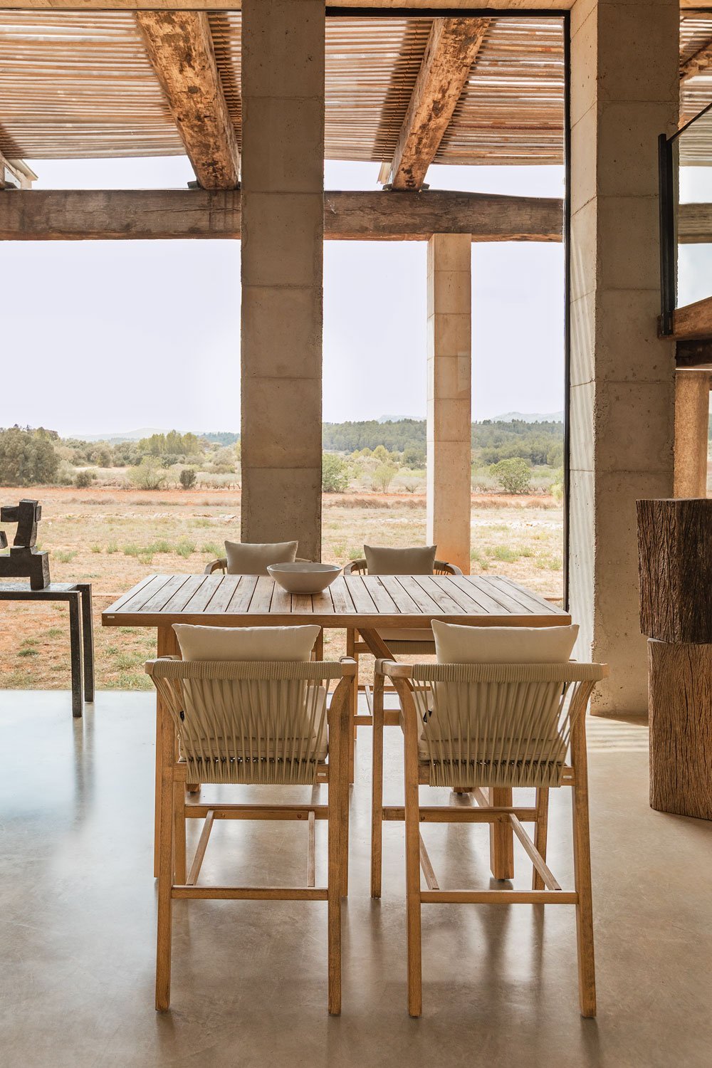 Conjunto de Mesa Alta Retangular (160x90 cm) e 4 Bancos Altos em Madeira de Acácia Dubai, imagem de galeria 1