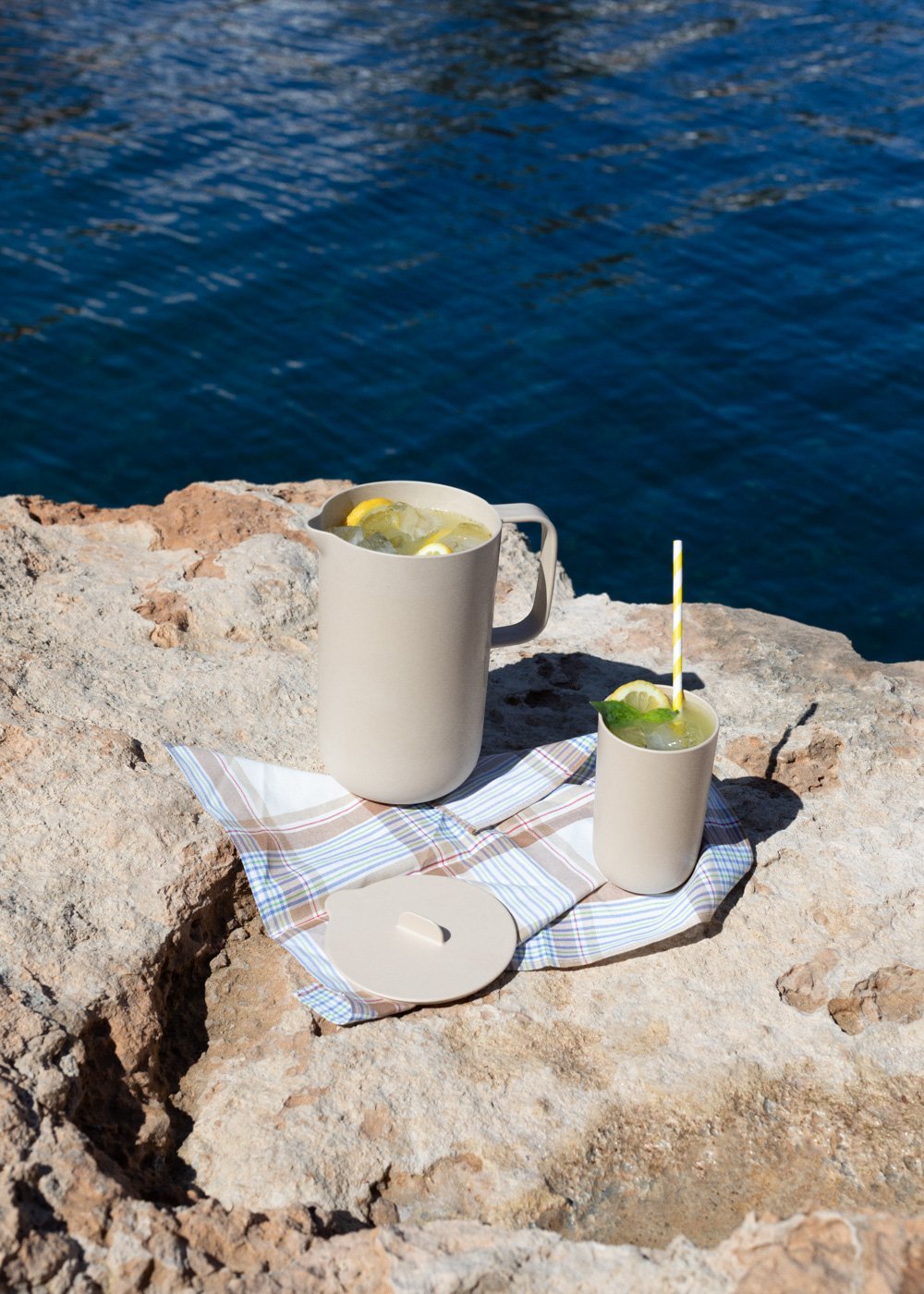 CREATE - KITCHENWARE OUTDOOR ECO - Conjunto de jarro 2 L e 4 copos 500 ml, imagem de galeria 1