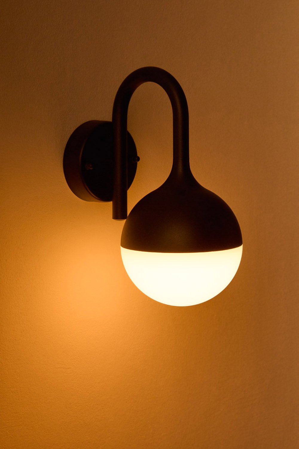 Candeeiro de parede LED para exteriores de alumínio Uveron, imagem de galeria 3