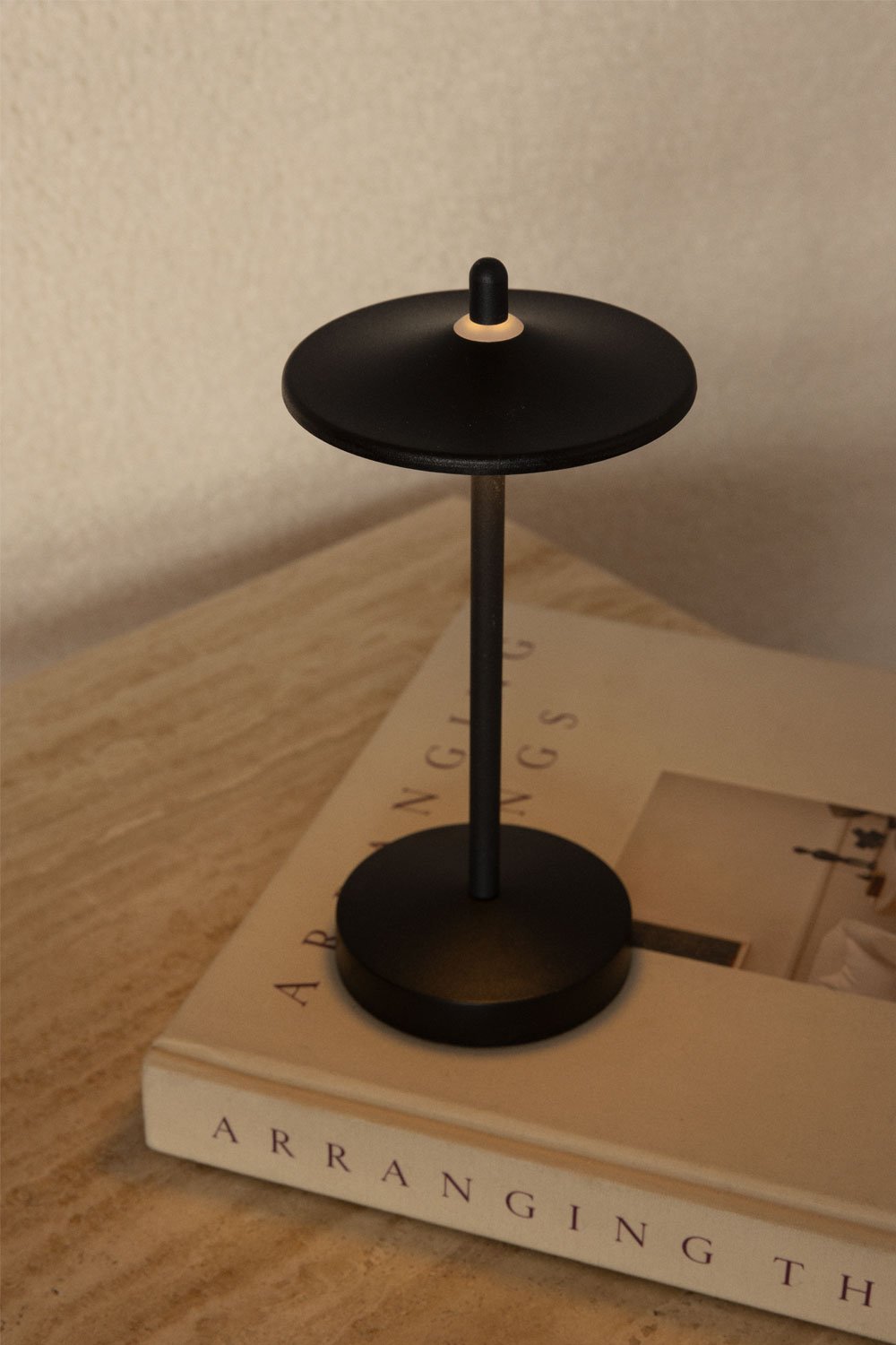 Lâmpada de mesa LED sem fios em ferro Zuniga, imagem de galeria 1
