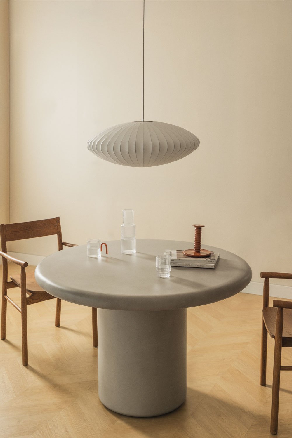 Mesa de jantar redonda em cimento Namara, imagem de galeria 1