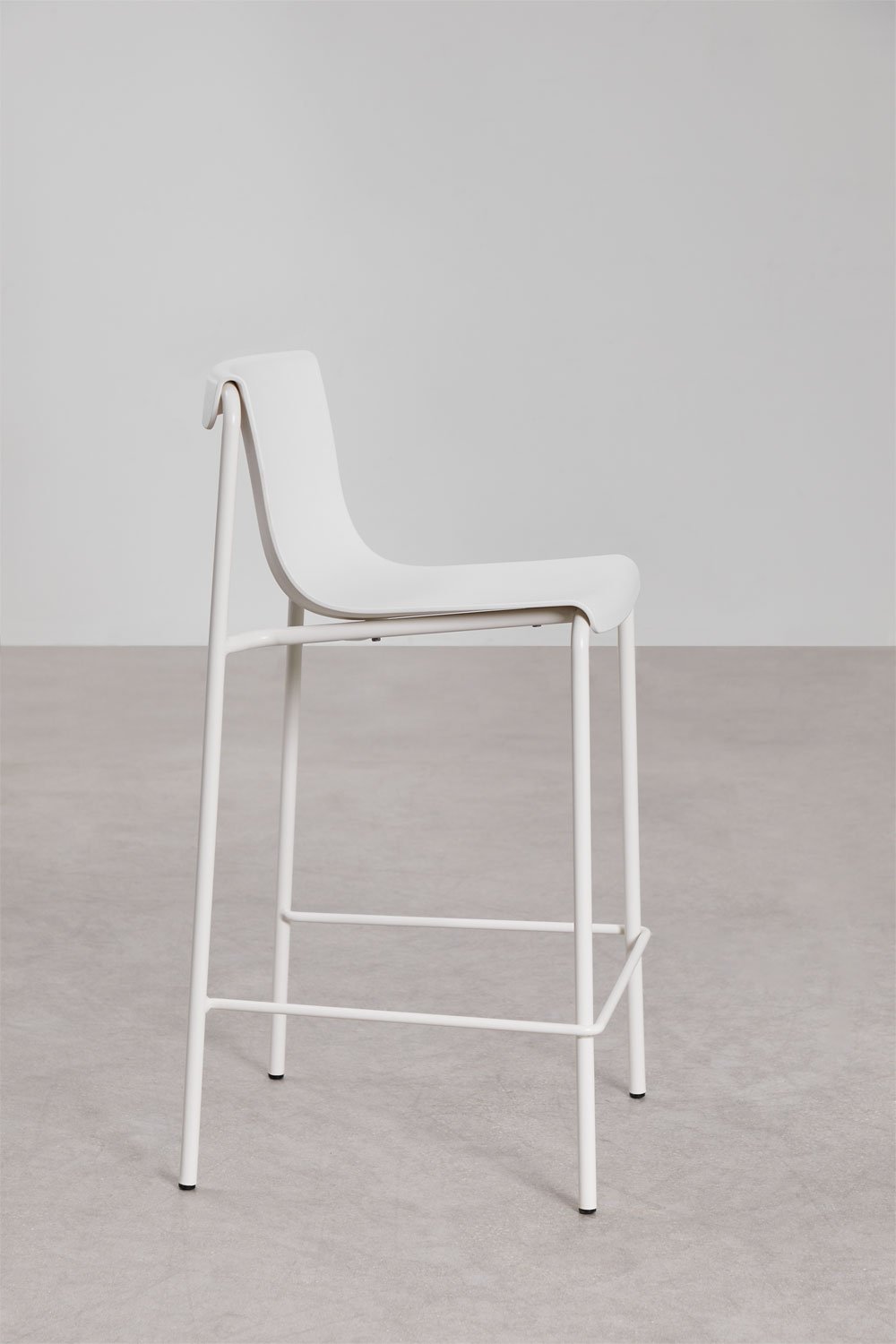 Banco alto de jardim 65 cm em polipropileno branco gardenia Ismene, imagem de galeria 2
