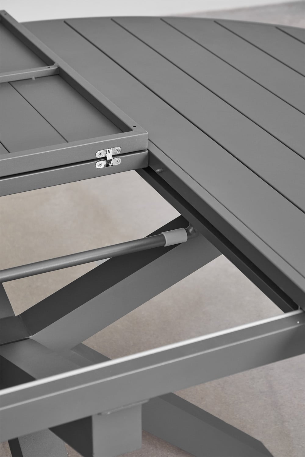 Conjunto de mesa extensível Barces 145-200x145 cm e 10 cadeiras de jardim empilháveis com apoios de braços em alumínio Karena, imagem de galeria 4