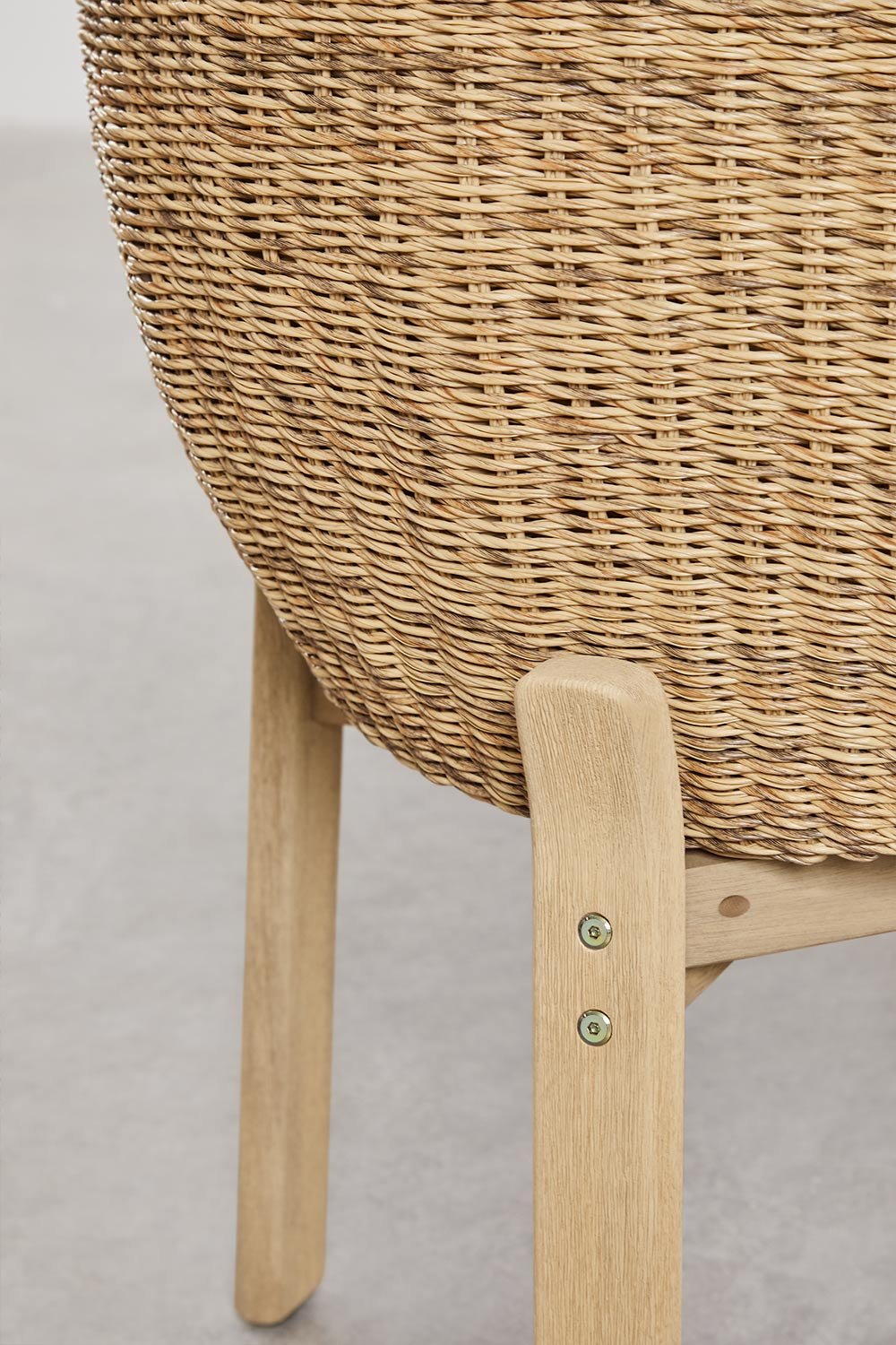 Cadeira de jantar Leilan com braços em madeira de acácia e rattan sintético , imagem de galeria 9