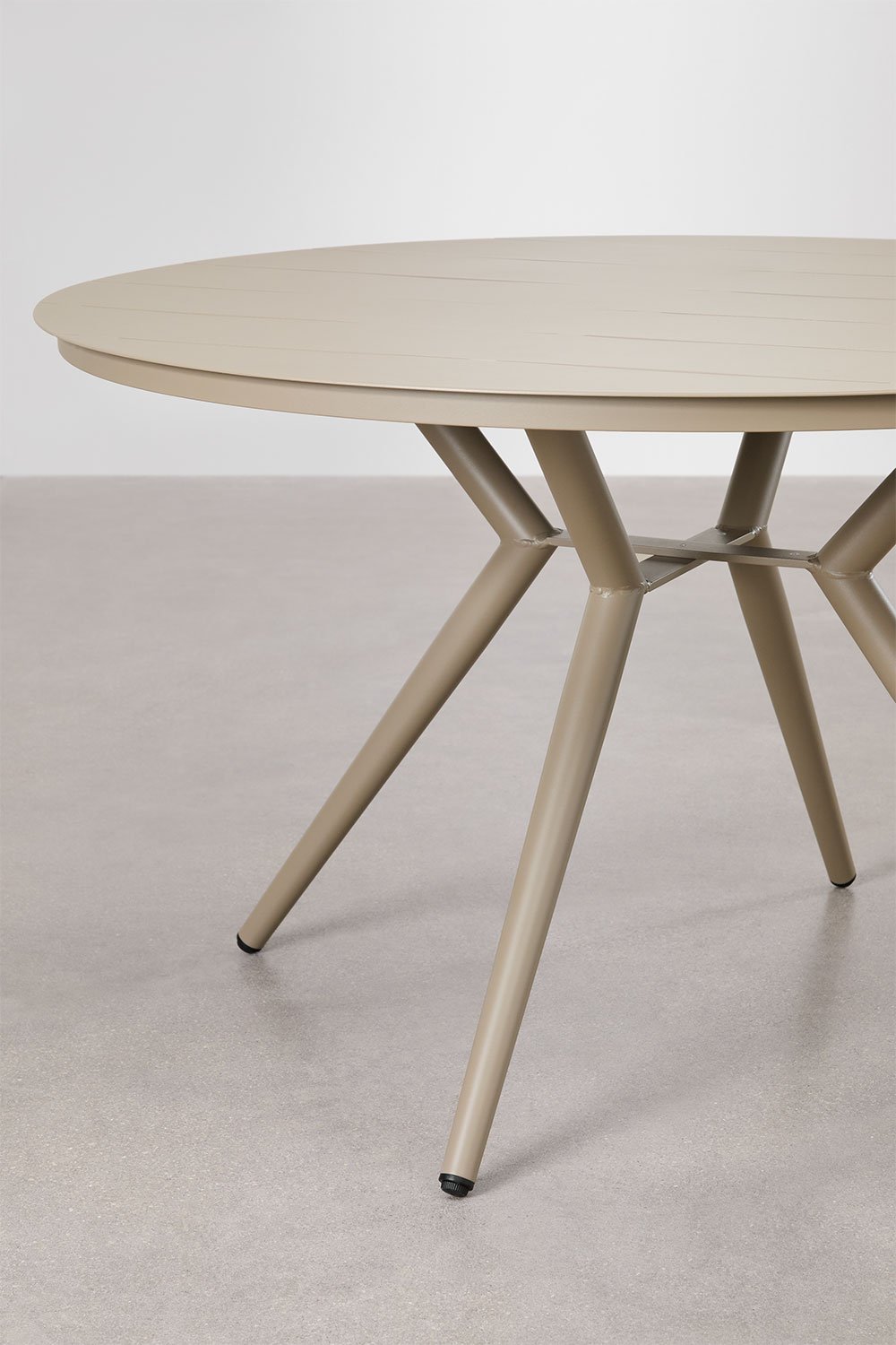 Conjunto de mesa redonda Valerie, Ø125 cm, e 6 cadeiras de jantar empilháveis com braços em alumínio Arhiza., imagem de galeria 4