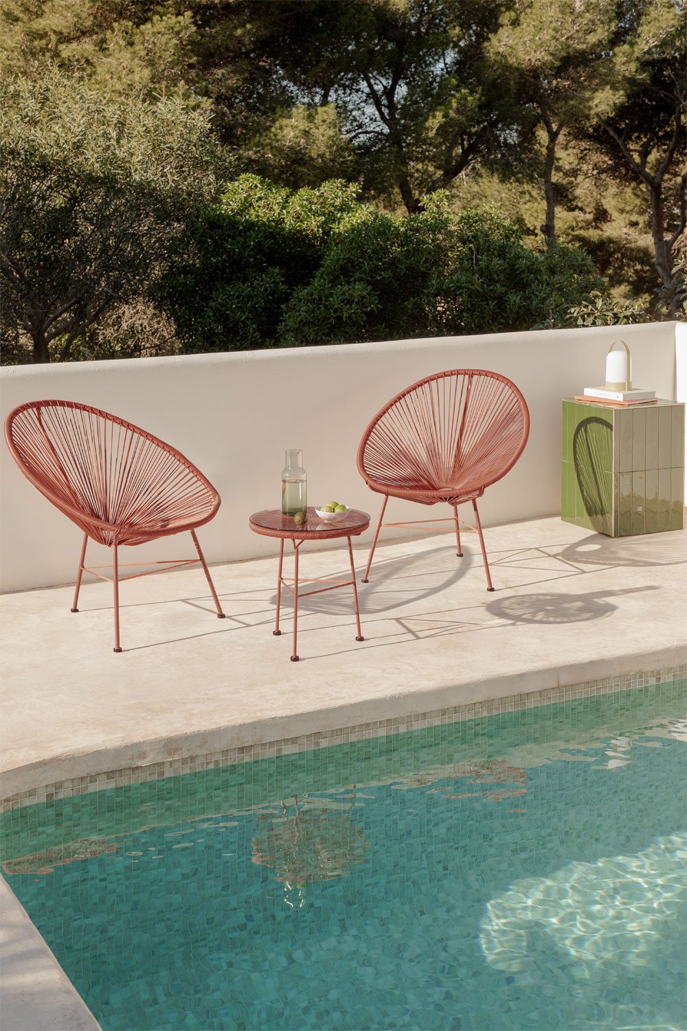 Conjunto de jardim com 2 poltronas e mesa lateral em aço e vime sintético New Acapulco, imagem de galeria 1