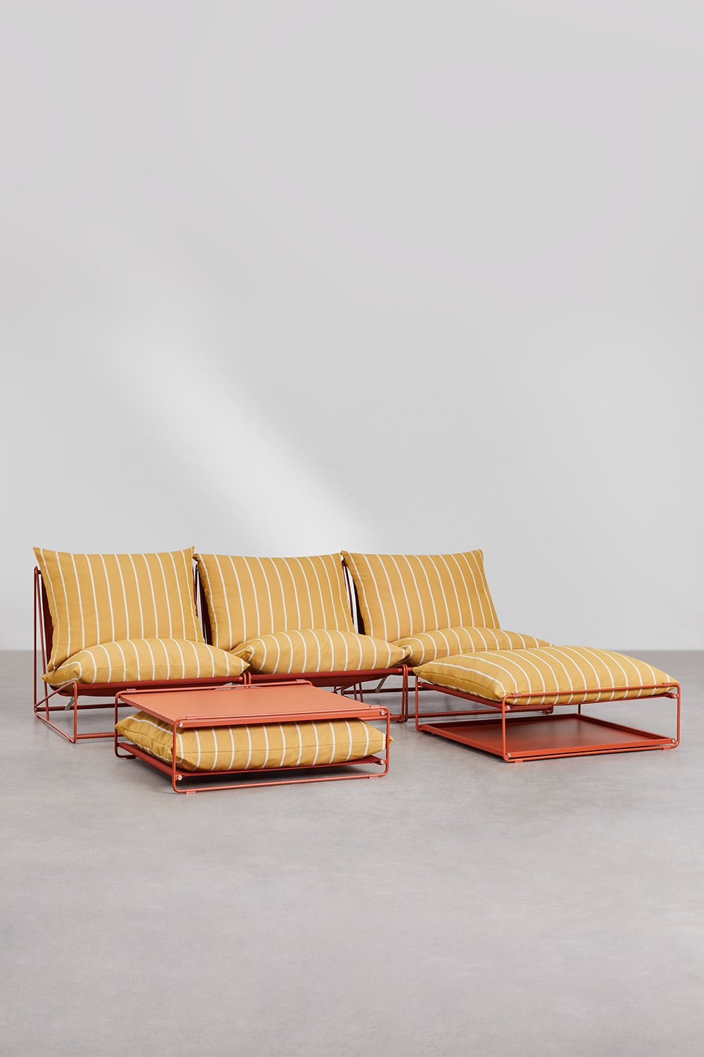 Conjunto de jardim com sofá modular de 3 peças, mesa auxiliar e puff convertíveis Amaro, imagem de galeria 3