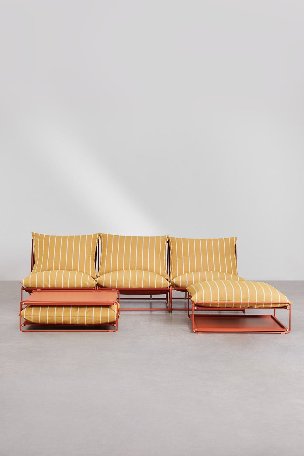 Conjunto de jardim com sofá modular de 3 peças, mesa auxiliar e puff convertíveis Amaro, imagem de galeria 4