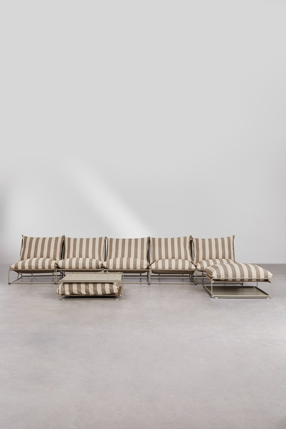 Conjunto de jardim com sofá modular de 5 peças, mesa auxiliar e puff convertíveis Amaro, imagem de galeria 3