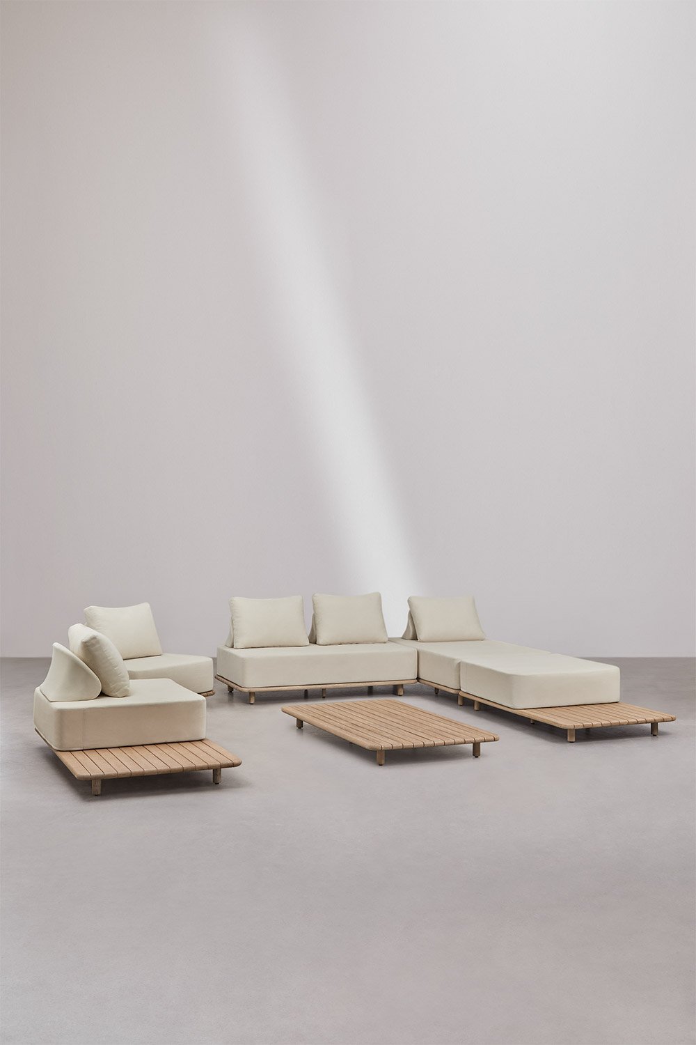 Conjunto de jardim com sofá modular chaise longue 3p, mesa de apoio, 2 poltronas e mesa de centro 160x95 cm em acácia Portet, imagem de galeria 3