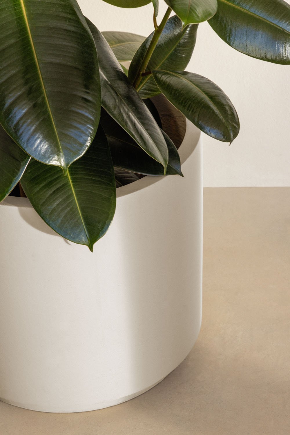 Floreira externa Saturno polystone, imagem de galeria 2
