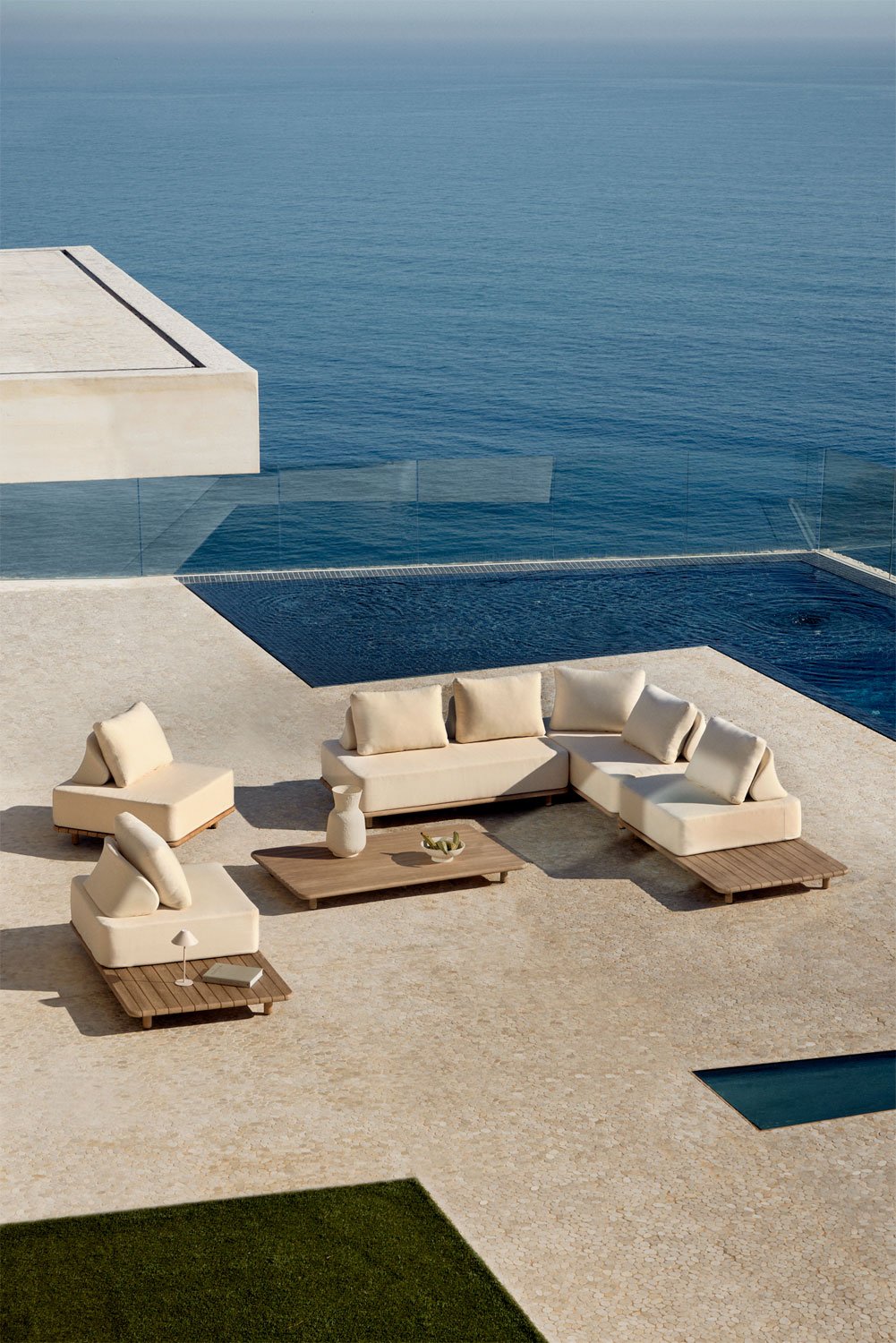 Conjunto de jardim com sofá de canto modular de 5 peças com mesa lateral e mesa de centro 160x95 cm em acácia Portet, imagem de galeria 1