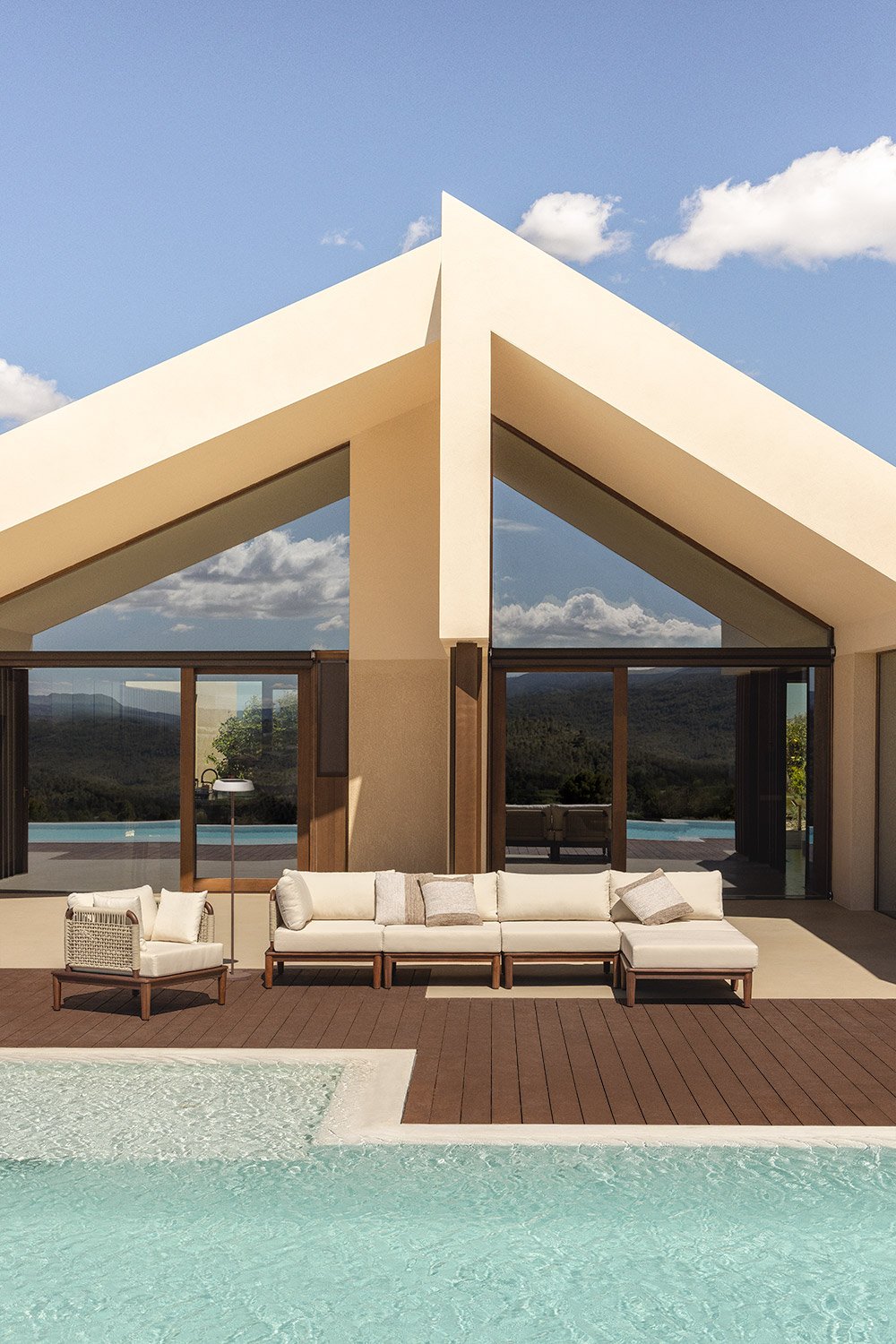 Conjunto de jardim com sofá modular de canto de 4 peças com puff e poltrona em acácia Giulia, imagem de galeria 1