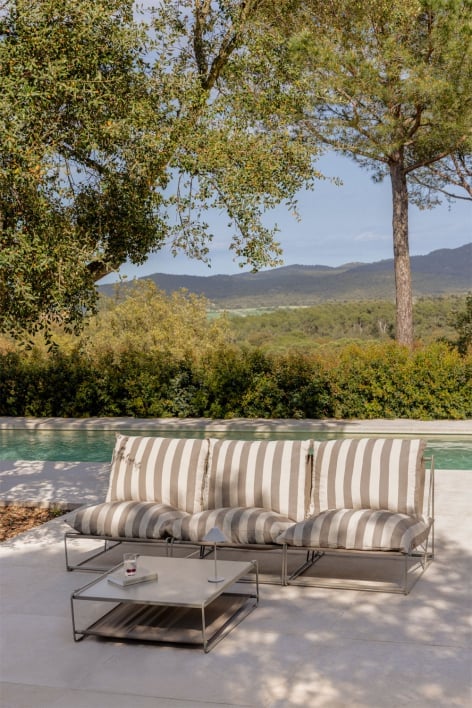 Conjunto de jardim com sofá modular de 3 peças e mesa lateral conversível Amaro