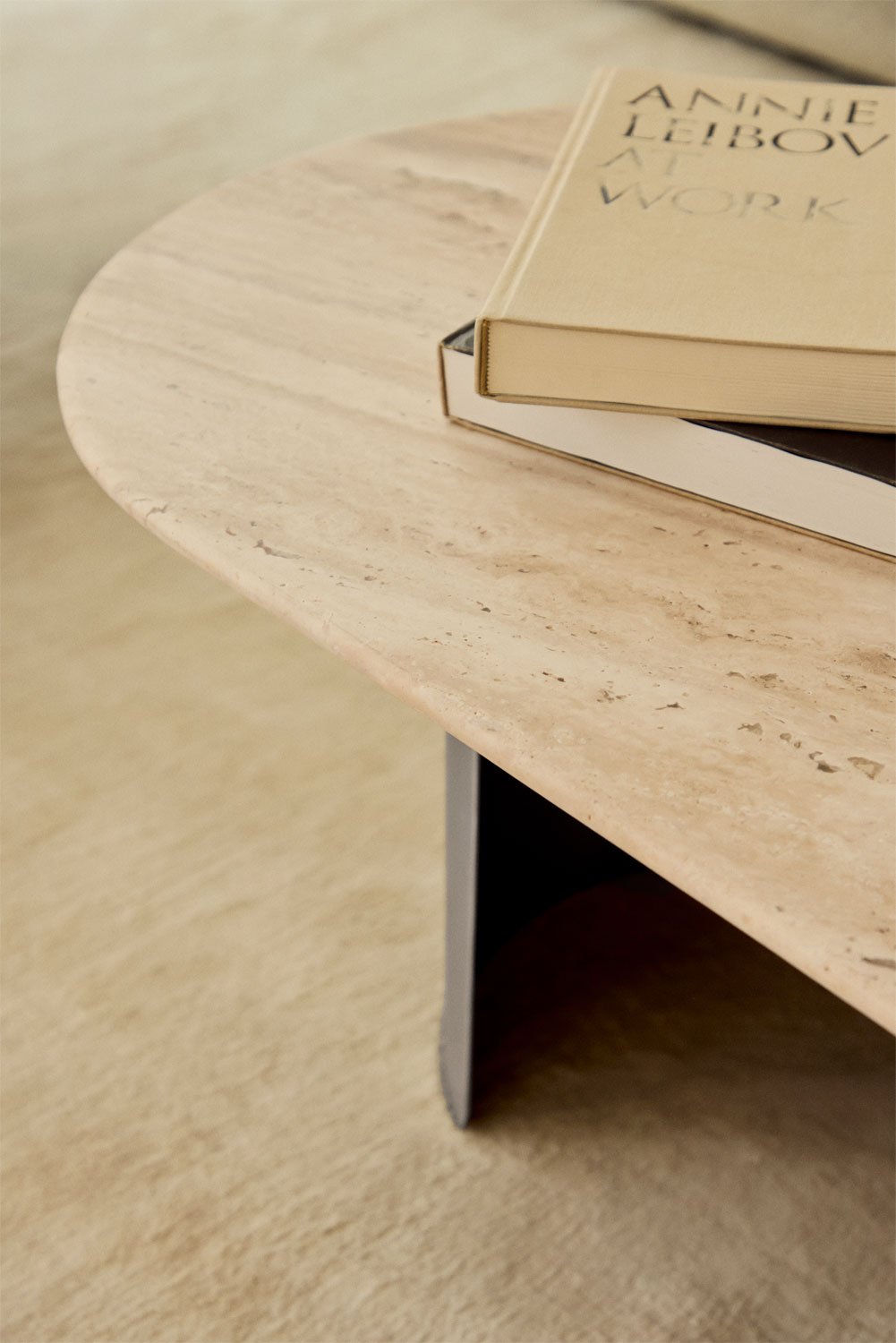 Mesa de centro 120x70 cm em travertino e aço inoxidável Vayet, imagem de galeria 2