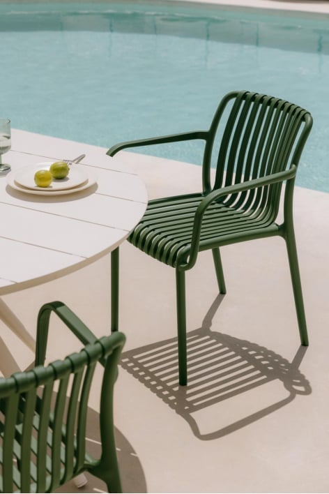 Cadeira de jardim Wendell em polipropileno com braços - Verde Pesto