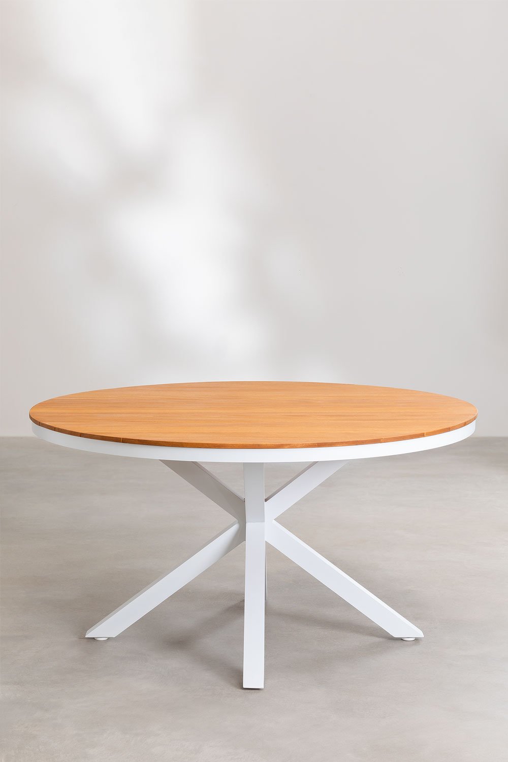 Round garden table in eucalyptus wood and aluminum Archer, imagem de galeria 3