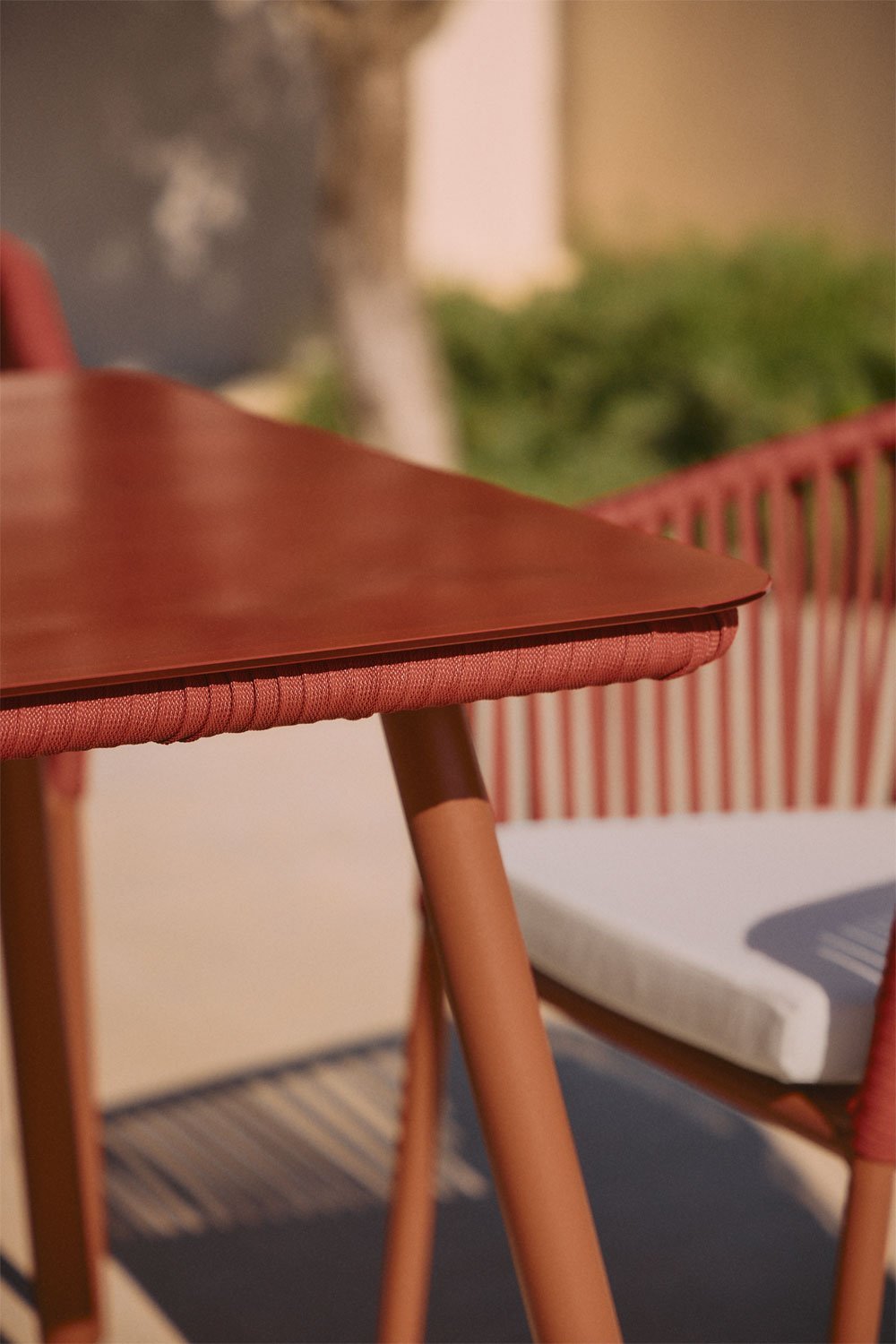 Mesa de jardim retangular 160x90 cm em vidro e alumínio Arhiza     , imagem de galeria 2
