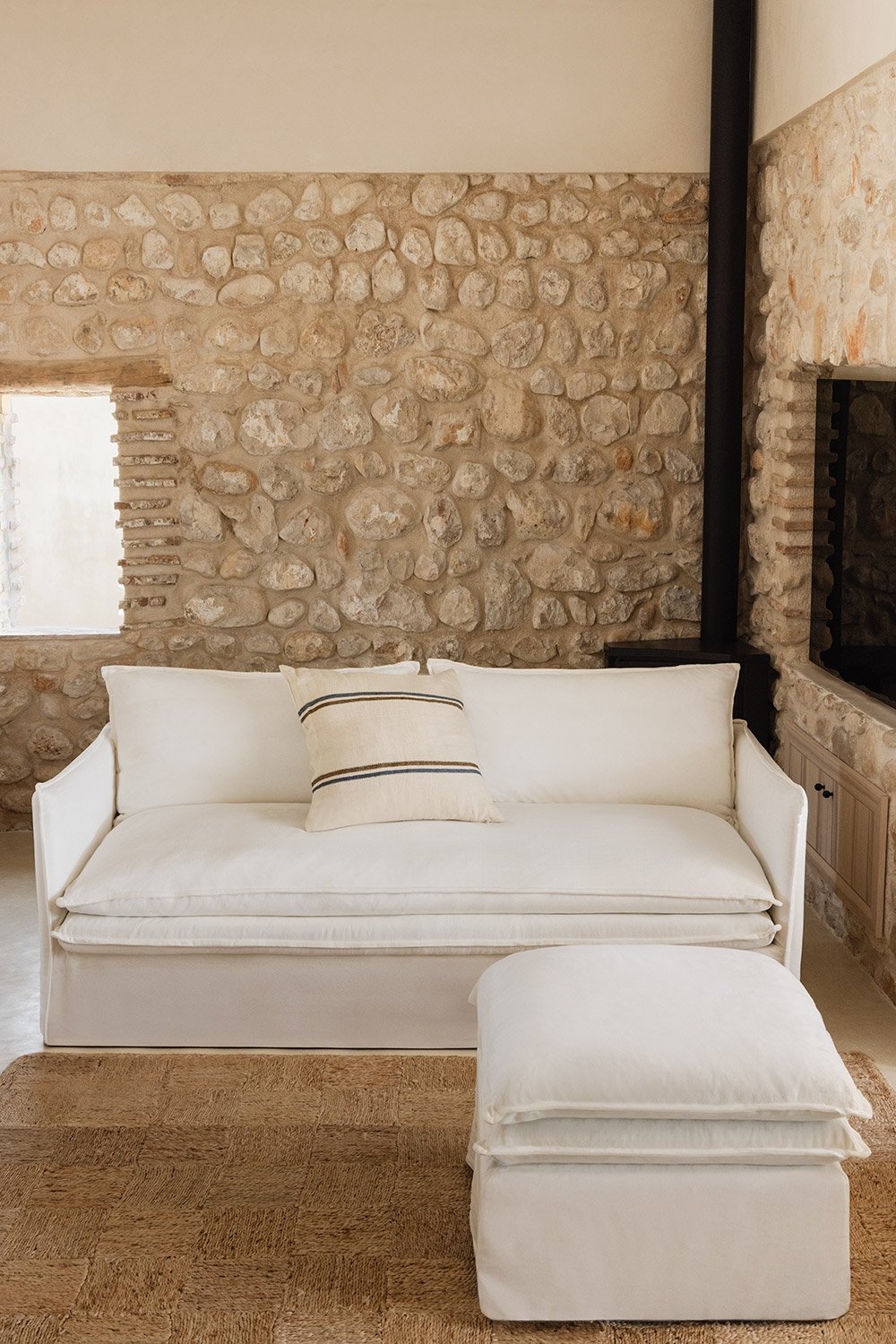 Conjunto de sala Grace em linho e algodão com sofá de 3 lugares e pufe, imagem de galeria 1