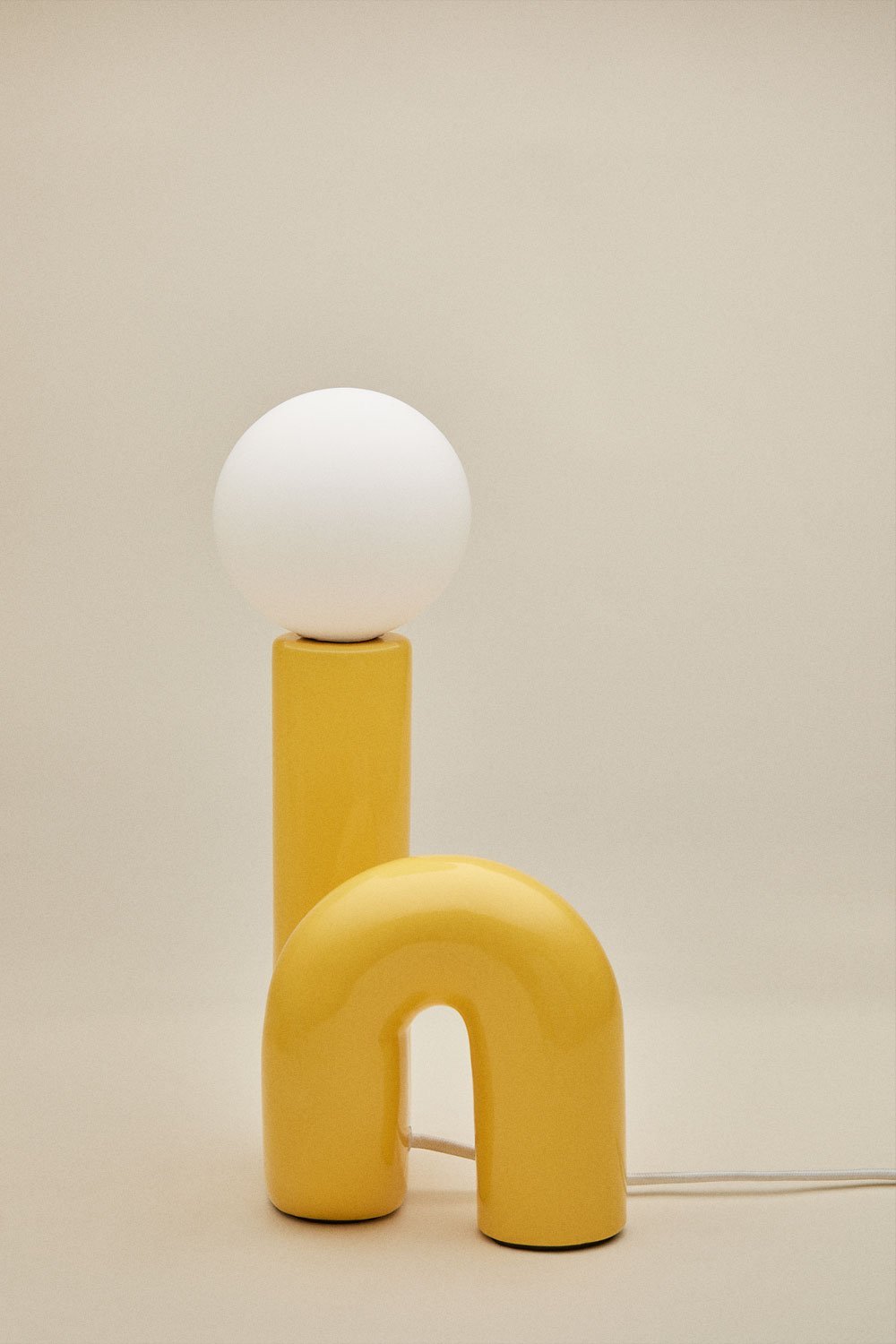 Candeeiro de mesa em cerâmica com esfera em vidro Vireto, imagem de galeria 5