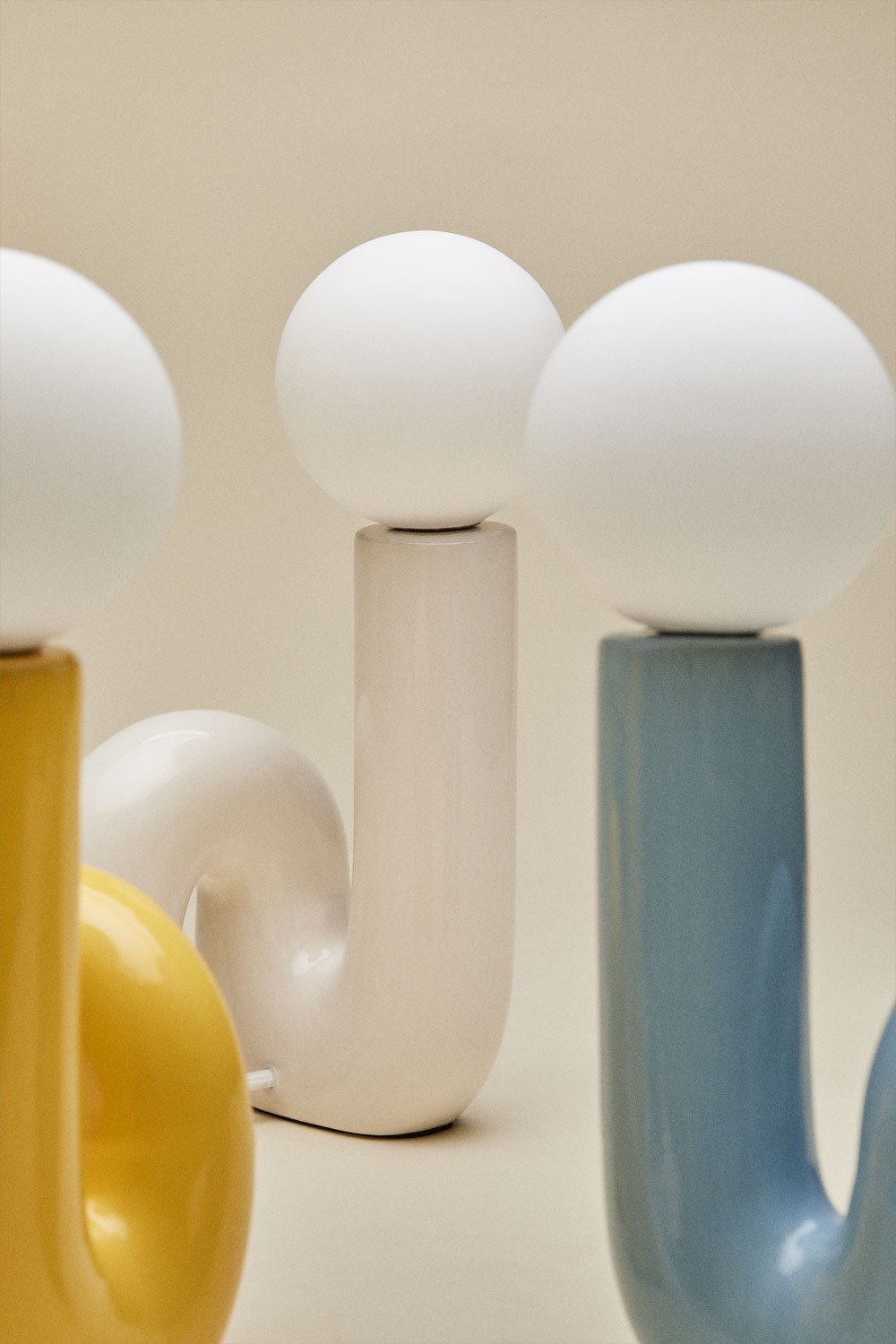 Candeeiro de mesa em cerâmica com esfera em vidro Vireto, imagem de galeria 11